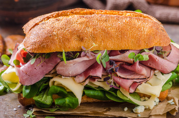 Sandwich with ham and cheese, lettuce - 112257759