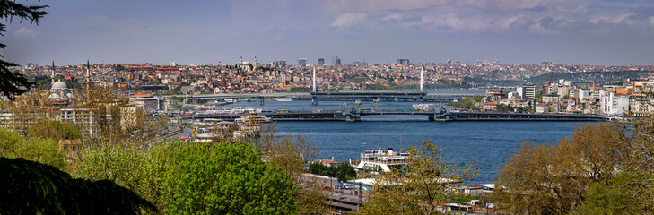 Fototapeta premium Panoramic view of Istanbul and the Bosphorous