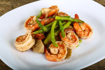 Shrimp and asparagus