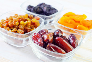 dried apricots, raisins and dates