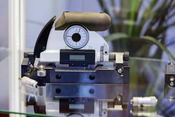 Measuring apparatus device