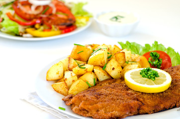 Wiener Schnitzel mit Röstkartoffeln