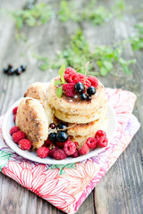 Homemade cottage cheese cheesecakes with fresh berries
