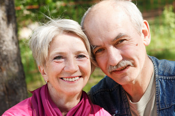 Smiling seniors in the Park