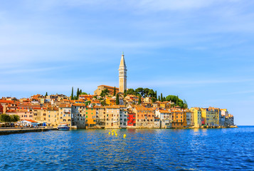 Naklejka premium Old town Rovinj on a sunny day by Adriatic sea, Croatia