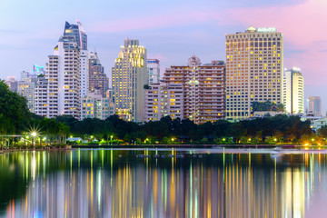 Fototapeta na wymiar Business district cityscape in bangkok, Thailand.
