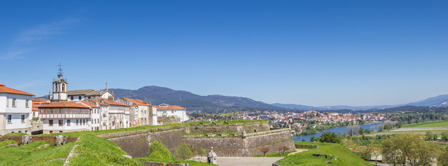 Fototapeta na wymiar Panorama of the city wall and houses in Valenca do Minho