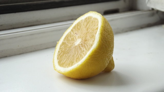 Przekrojona cytryna