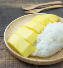 sticky rice and mango