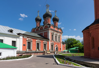 Fototapeta na wymiar Church of Our Lady of Bogolyubovo in Vysokopetrovsky Monastery (High Monastery of St Peter)