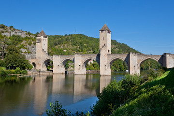 Obraz premium The Valentre bridge in Cahors town, France