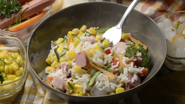 цагаан будааны салат Rice salad Ensalada de arroz สลัดข้าว Insalata di riso Reissalat סלט אורז Salade de riz Pirin&ccedil; salatası Sałatka z ryżu쌀 샐러드 米饭沙拉 ライスサラダ