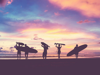 Fototapeta Silhouette Of surfer people obraz