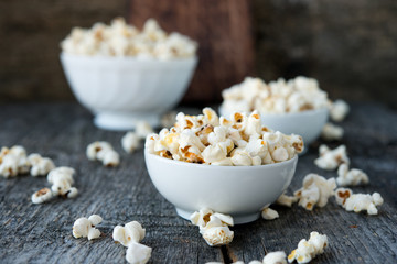 Homemade salty popcorn

