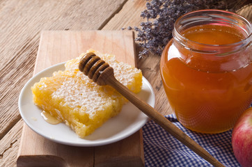 Honey jar with dipper