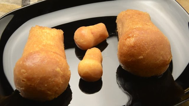 Ռոմ բաբա ババ 菓子 럼 바바 Ромовая баба Ромова Bab&agrave; 蘭姆巴巴 Babb&agrave; Baba au Rhum Rum bakverk 