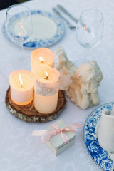 Obraz na płótnie Canvas Table decorated for wedding or romantic dinner