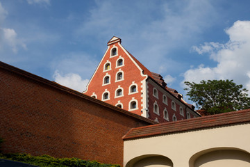 Spichlerz z murami obronnymi, Toruń, Polska,
Old brick Granary in Toruń, Poland 