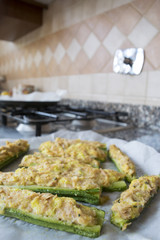 zucchini filled with tuna and crumb cream