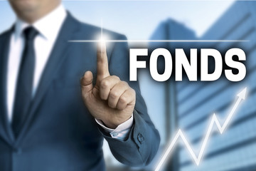 fonds touchscreen wird von geschäftsmann bedient