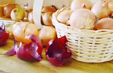 onion peels  is effective ingredient for hair growth.
onion peels,onion in the basket with morning light .