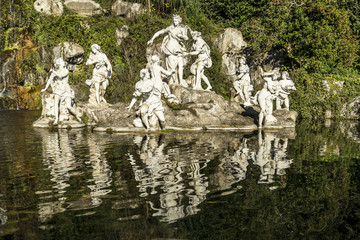 Fototapeta na wymiar Royal Palace fountain
