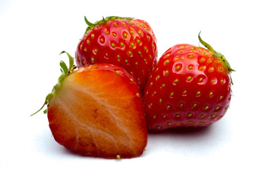 Erdbeeren auf weißen Hintergrund