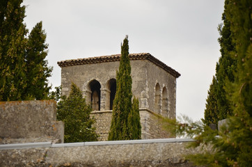 Fototapeta na wymiar Vieille église de Mirmande (Drôme)
