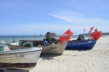 Fischerboote am Strand in Sellin, Rügen