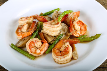 Shrimp and asparagus