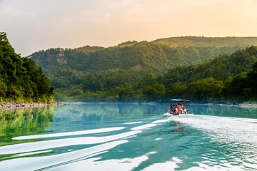 Foto auf Acrylglas Flussfahrt auf dem Lijiang, China © matho