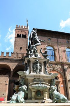 Fountain of Neptune before Palazzo Re Enzo, Bologna, Italy