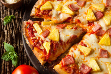 Homemade Pineapple and Ham Hawaiian Pizza