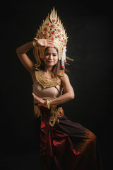 Apsara dancing portrait - 112431118