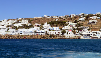 Obraz premium View of Mykonos island from the sea
