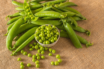 peas on a texture
