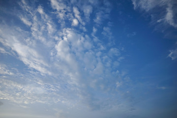 Naklejka na ściany i meble beautiful white cloud on blue sky background