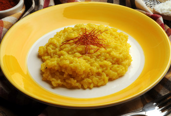 Risotto alla milanese Итальянская кухня イタリア料理 Italienische Küche Cucina italiana 이탈리아 요리 Cuisine milanaise 義大利飲食 Kuchnia włoska Italiaanse keuken Olasz gasztronómia המטבח האיטלקי Italialainen keittiö