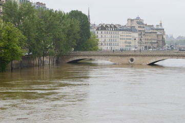 crue Paris