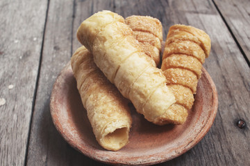 Puff rolls with cream