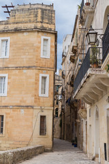 Fototapeta na wymiar Narrow street of Senglea, island Malta