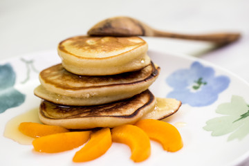 pancakes with honey and apricot