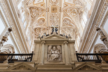 Fototapeta na wymiar Choir and Renaissance Cathedral nave, Cordoba