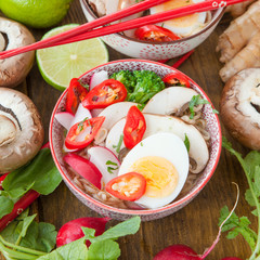 Asiatische Nudelsuppe