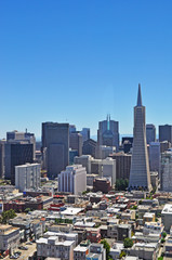 San Francisco: skyline con la Transamerica Pyramid il 6 giugno 2010. La Transamerica Pyramid, costruita nel 1972, è il grattacielo più alto di San Francisco