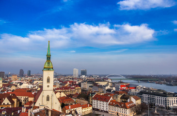 Fototapeta na wymiar Skyline - Bratislava, Slowakei.
