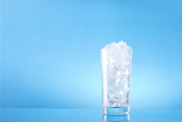 glass filled with ice