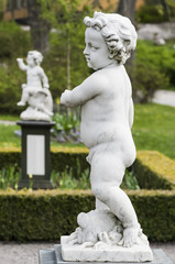 Obraz premium Sculpture in the old castle park