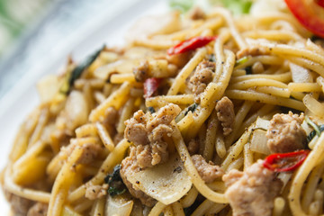 spaghetti pasta with sweet basil