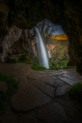 Fototapeta na wymiar Rifle Falls Colorado behind the waterfall